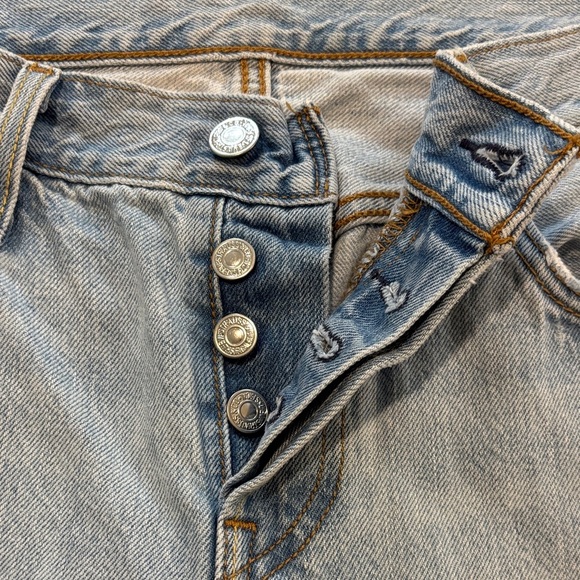 Levi’s 501 CT 26/32 Light Blue Distressed button fly Women Jeans - Picture 6 of 11